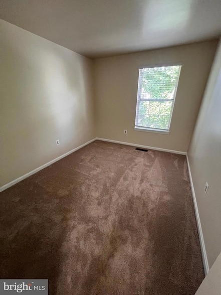 Building Photo - 13 Dinsdale Ct