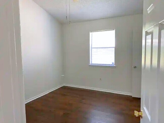 Building Photo - AVAILABLE SOON!