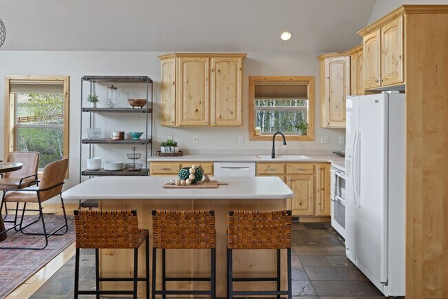 Building Photo - 4801 Conifer Dr