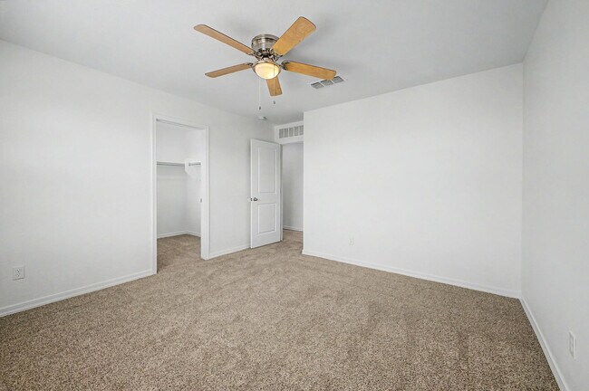 Building Photo - 35450 W Santa Clara Ave