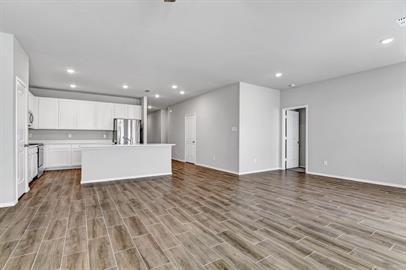 Building Photo - 1217 Benwick Dr