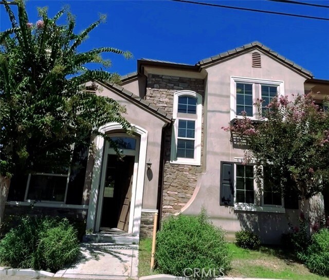 Primary Photo - 5921 Alessandro Ave