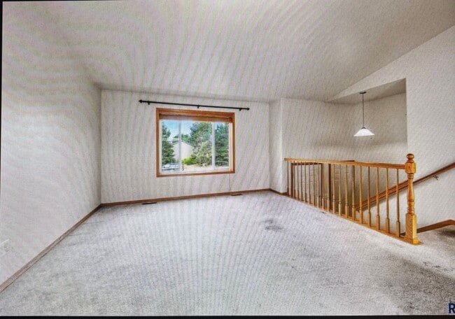 Building Photo - New Property!!