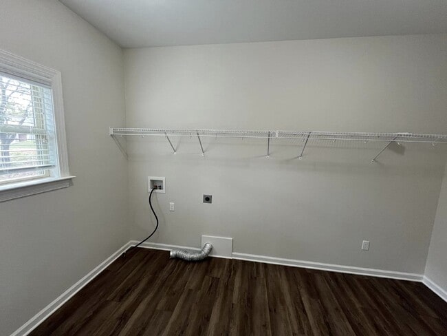 Building Photo - Available now FOR RENT in Dothan, AL!!
