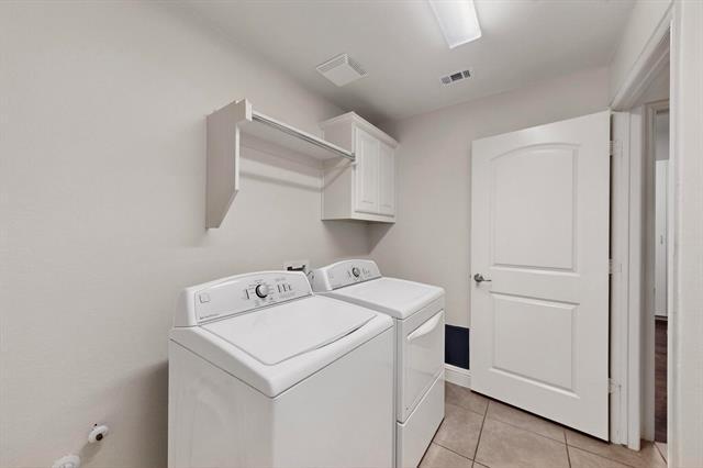 Building Photo - 16157 Meadow Spring Dr
