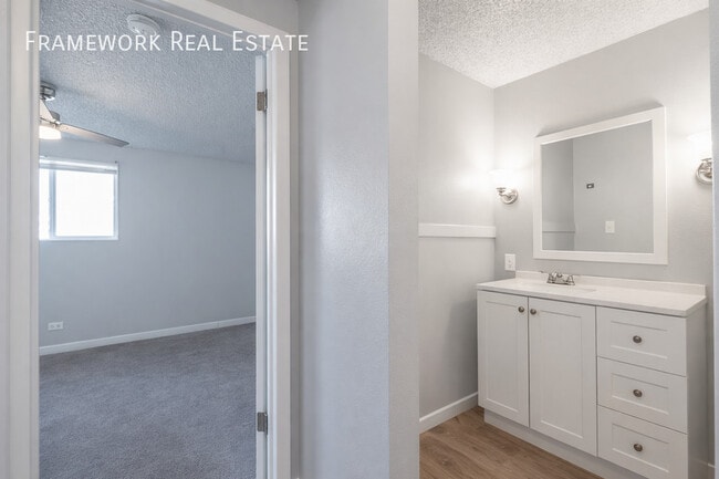 Building Photo - 828 12th St