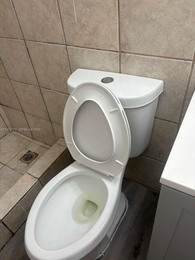 Building Photo - 1715 NW 8th Ct