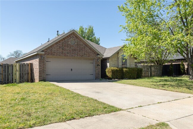 Building Photo - 515 Liem Cir