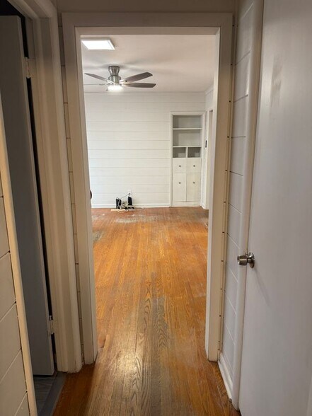 Building Photo - 4211 E 61st St