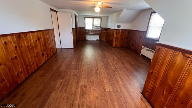 Building Photo - 116 Greenlawn Ave