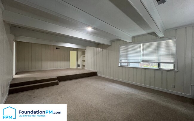 Building Photo - 800 E Shelby Dr