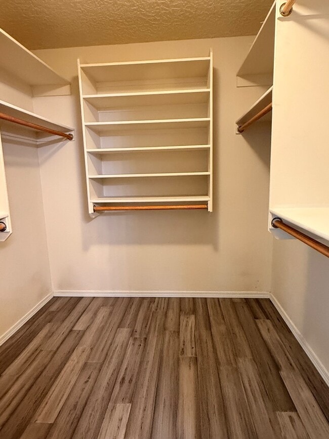 Building Photo - 2103 N Ensenada Cir SE