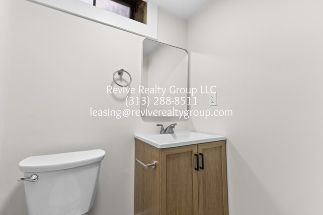 Building Photo - 7515 Trafalgar St