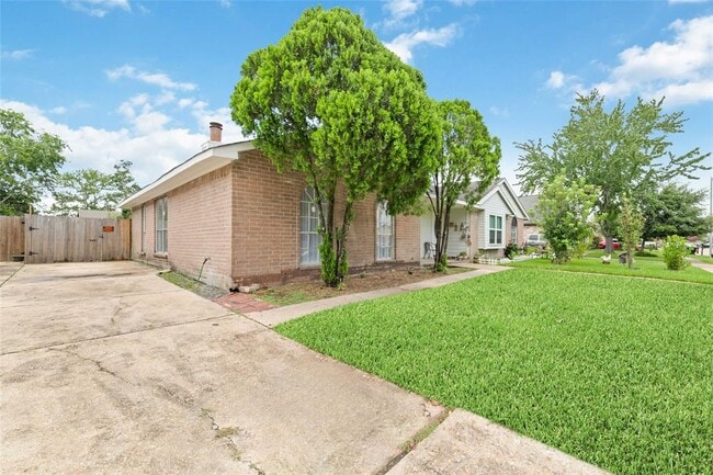 Primary Photo - 9606 Stockwell St