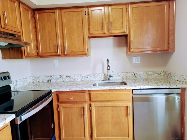 Building Photo - 97 Candlewood Dr