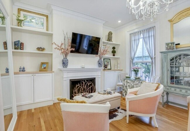 Building Photo - 376 Marlborough St