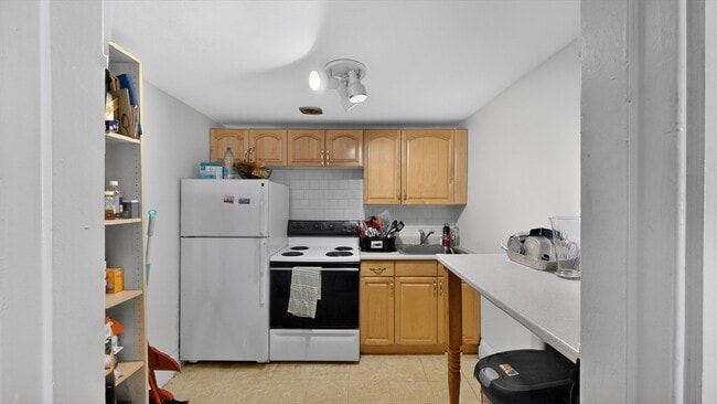 Building Photo - 1071 Beacon St