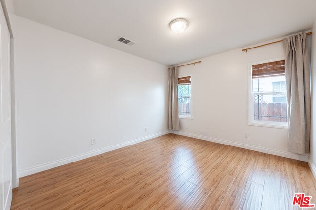 Building Photo - 3990 Degnan Blvd
