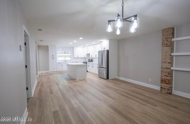 Building Photo - 44259 Artesian Blvd