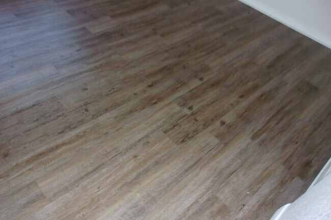 Building Photo - Great home in with great mountain views.