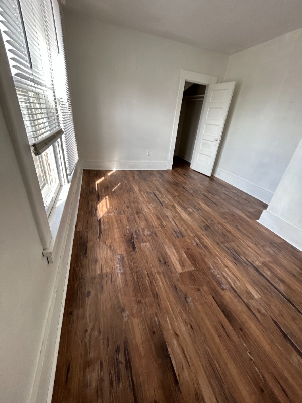 Building Photo - 410 8th St S