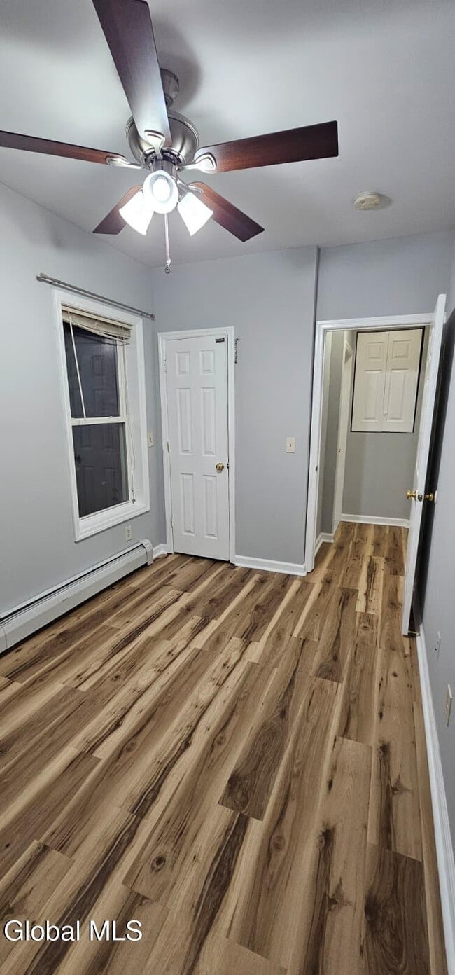 Building Photo - 363 Troy-Schenectady Rd