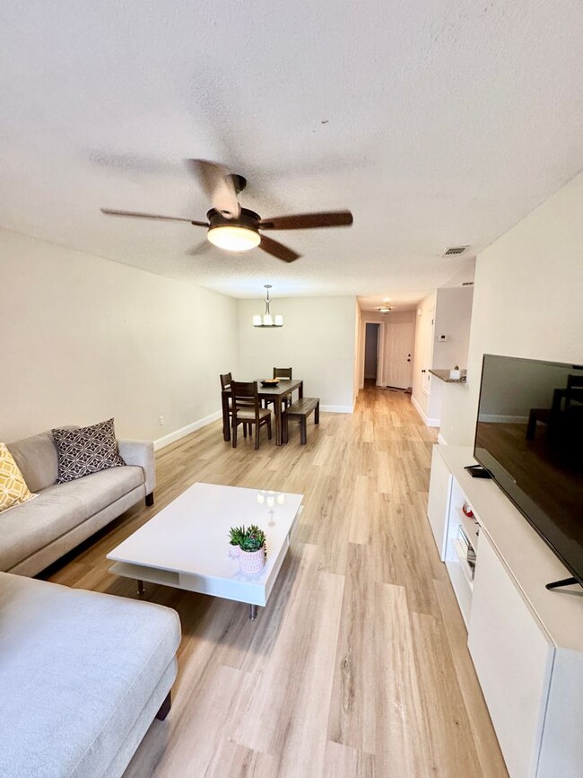 Building Photo - Dr. Phillips 3 Bed 2 Bath For Rent at soug...