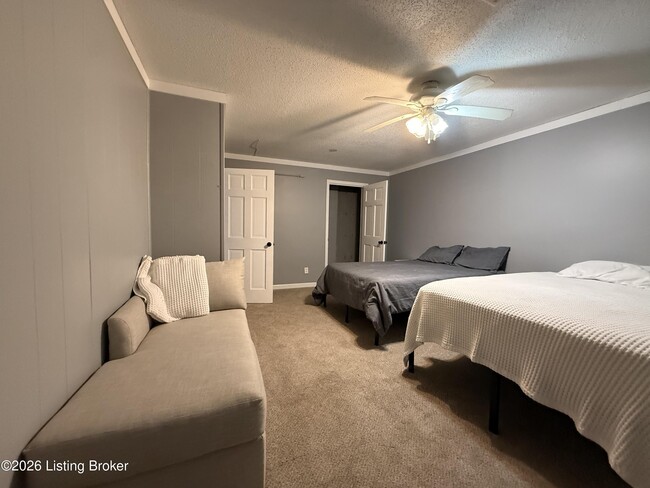 Building Photo - 2009 Sunbeam Rd