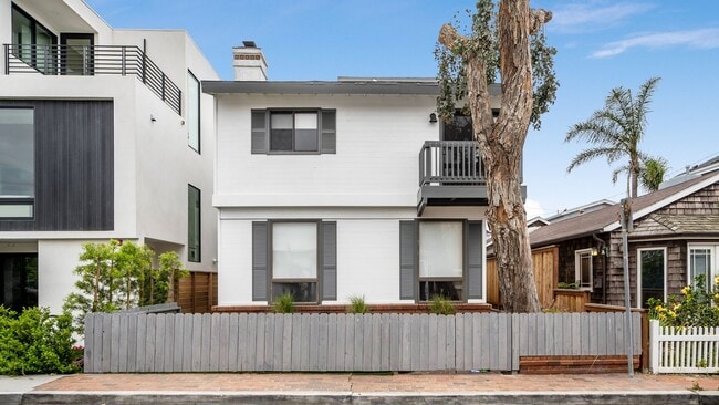 Primary Photo - Modern Elegance Meets Ocean Breezes – Full...