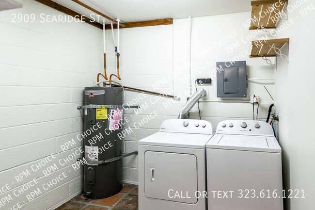 Building Photo - 2909 Searidge St