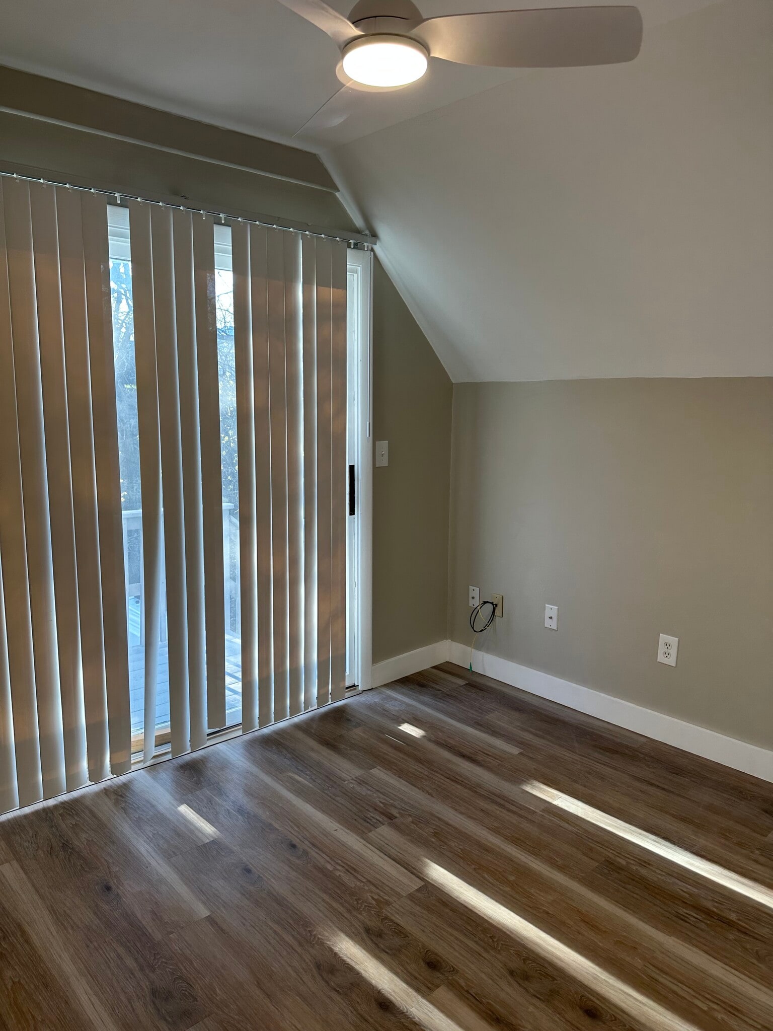 Bedroom - 17 Central St