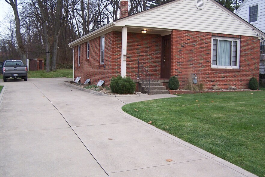Concrete driveway - 17 Grasmere Ave