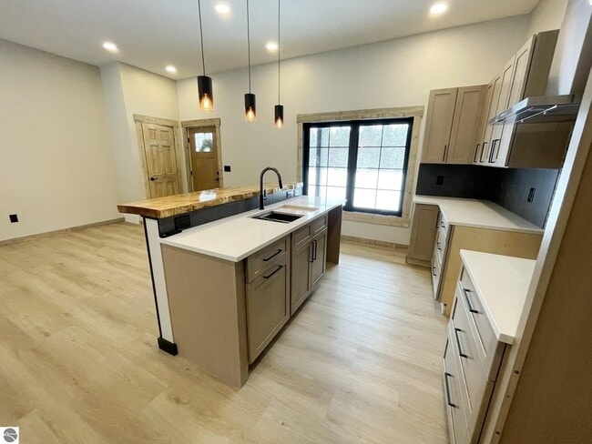 Building Photo - 9000 Kalkaska St