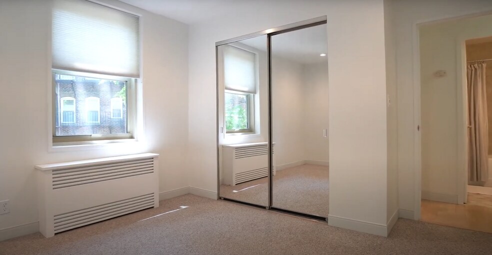 Building Photo - 104 Warren St