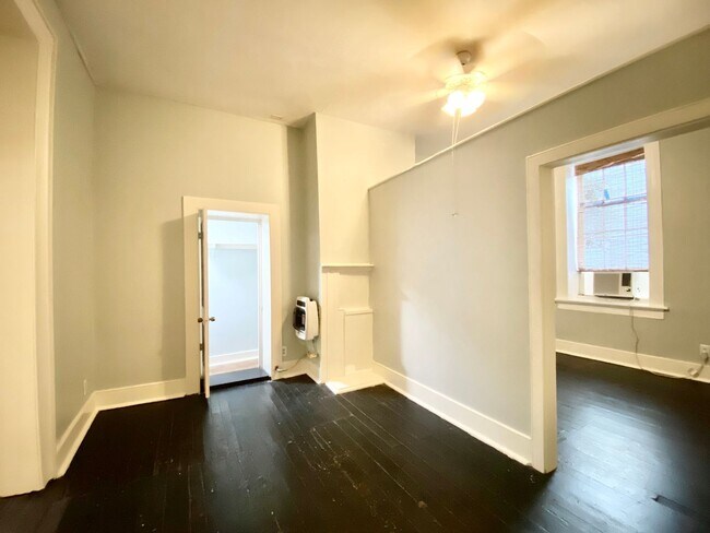 Building Photo - 23 Nassau St