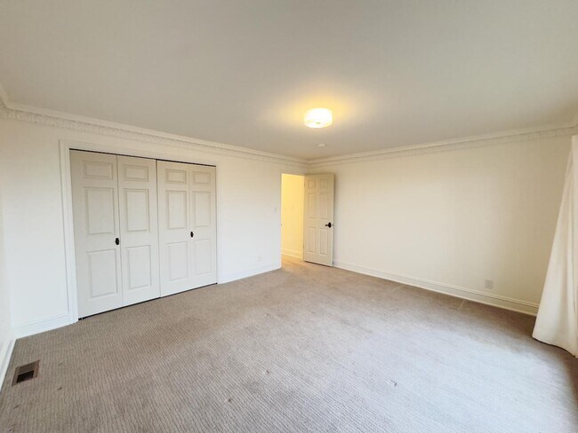 Building Photo - 3207 Apache Ln