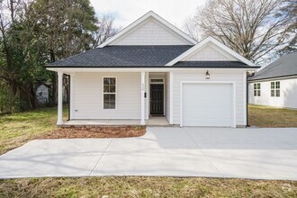 Building Photo - Brand New Three Bedroom Home!