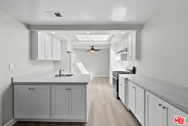 Building Photo - 26851 Oak Branch Cir