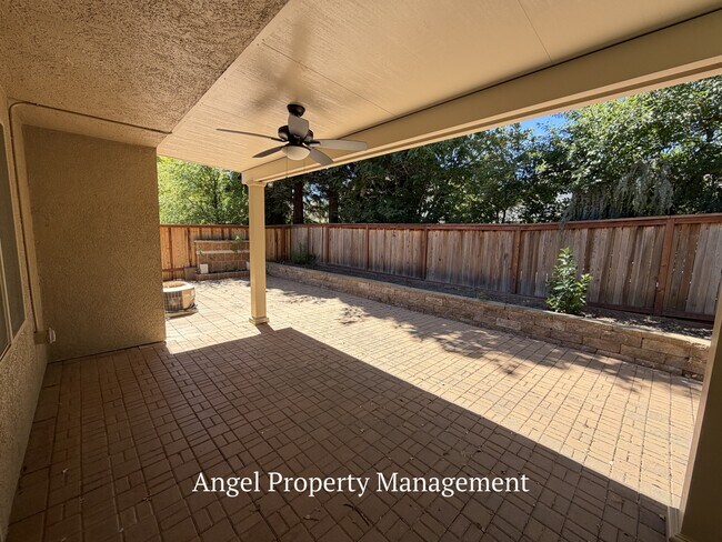 Building Photo - 10101 E Taron Dr