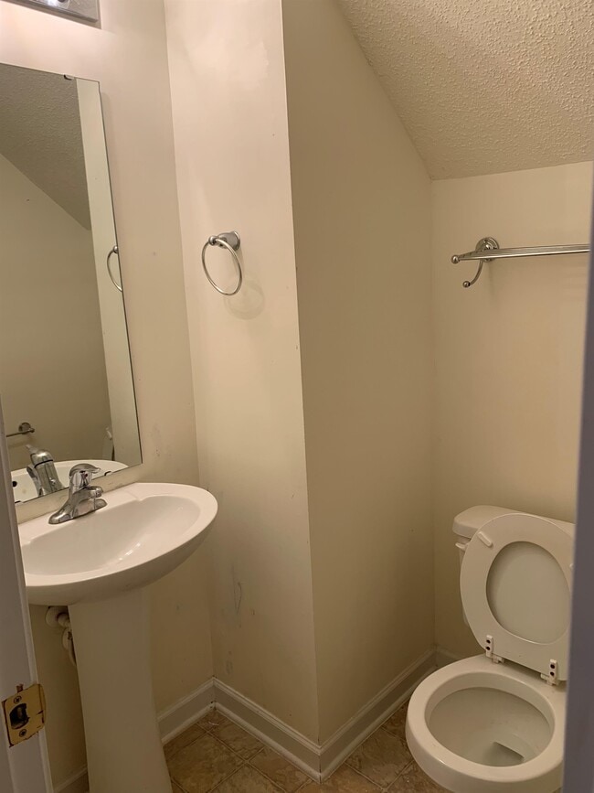 Building Photo - 1800 Lake Carolina Dr