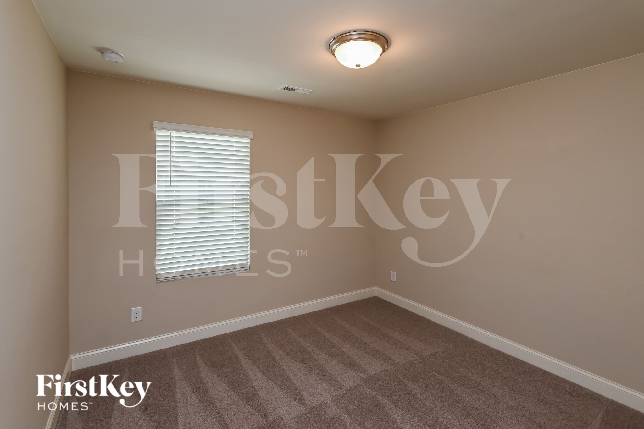 Building Photo - 9147 Marion Oaks Dr