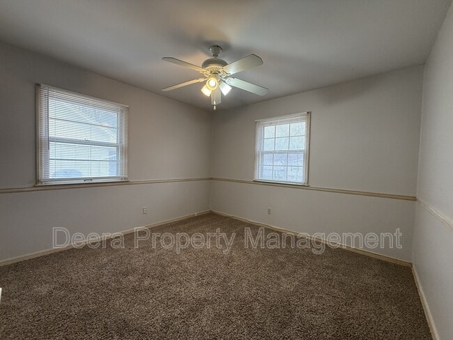 Building Photo - 8424 Travis Ln