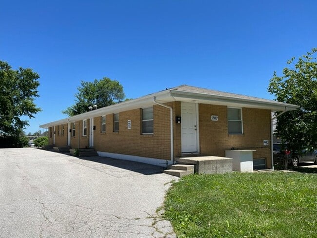 Building Photo - 207 Highview Ave