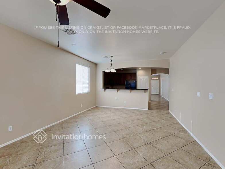 Building Photo - 17625 W Lilac St