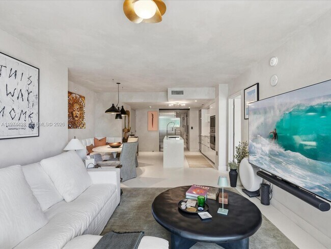 Building Photo - 9521 E Bay Harbor Dr