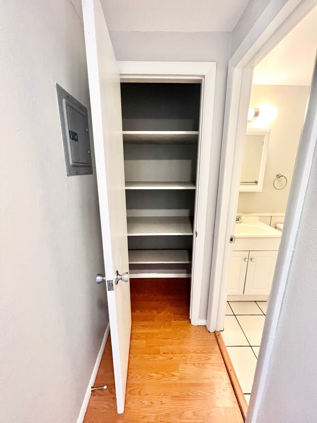 IMG_9452 - Oak Street Apartments