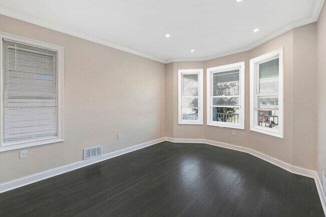 Building Photo - 385 Fairmount Ave