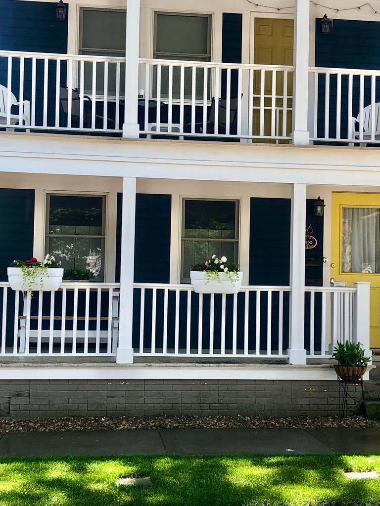 Building Photo - 56 Ash St