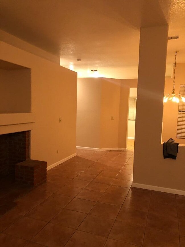 Building Photo - 8584 Canyon Brook Way
