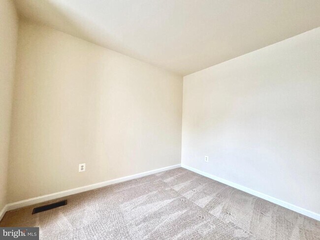 Building Photo - 22006 Stone Pier Ln